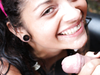 Chica de patineta folla una polla dura