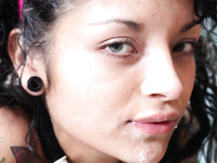 Chica de patineta folla una polla dura