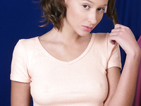 Colegiala coleta mostrando buenas tetas y bragas