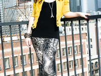 Ashlyn Rae pisca seus seios nus