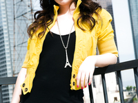 Ashlyn Rae pisca seus seios nus